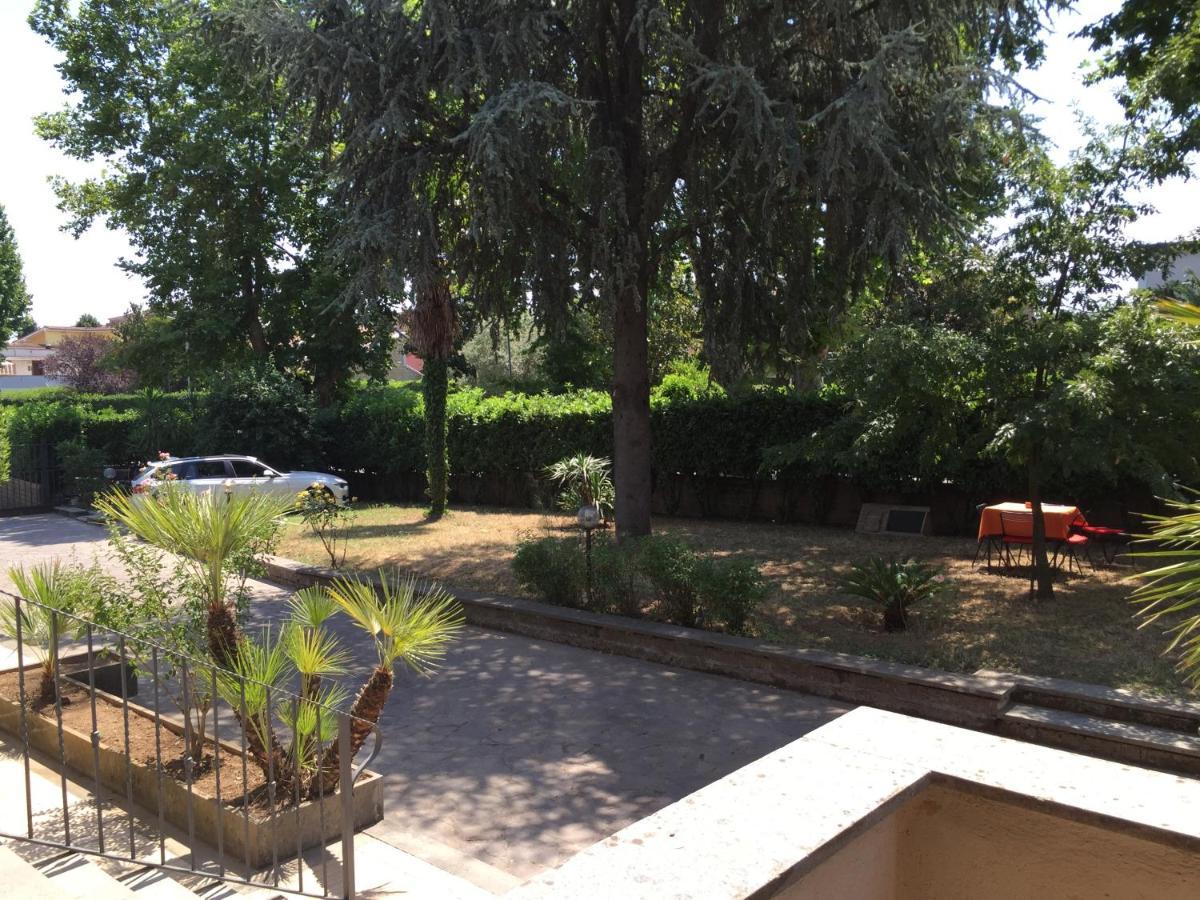 Giustina - Appartamento Spazioso E Tranquillo - Parcheggio Privato Per Bici E Auto - Su Richiesta Ammessi Animali Civita Castellana Exterior foto